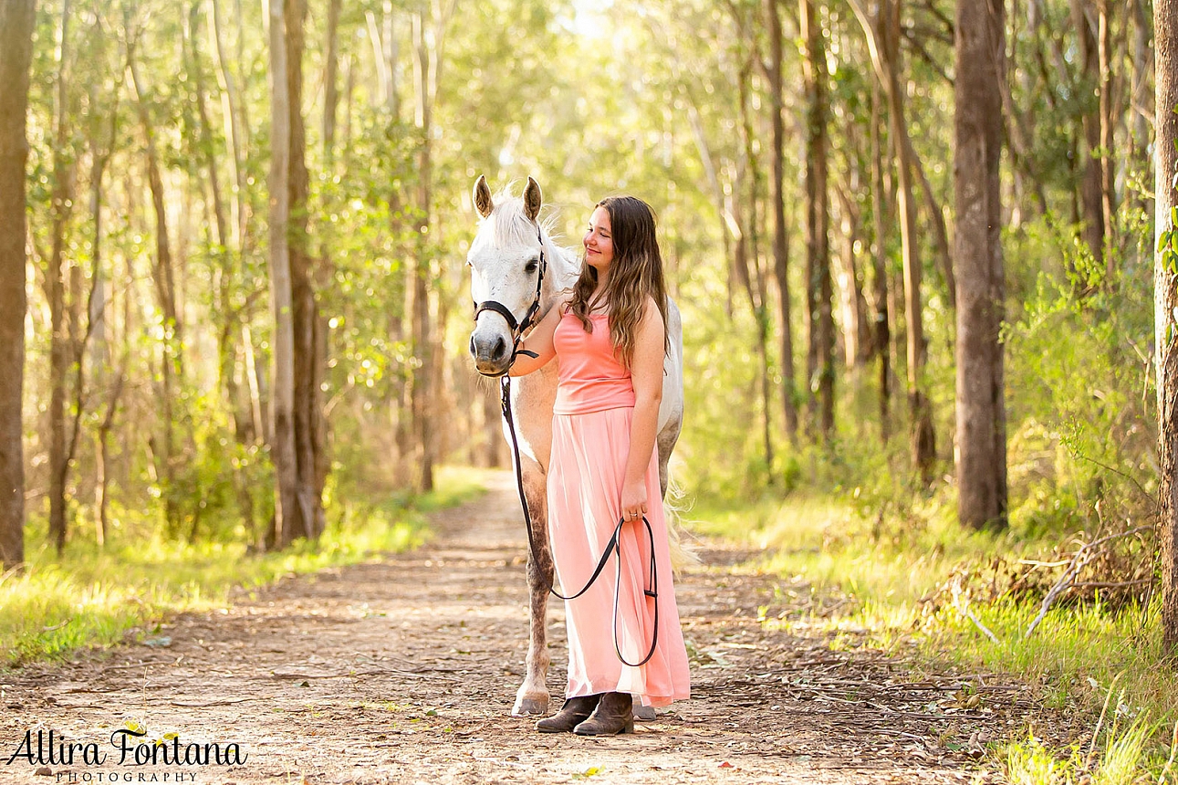Melissa and Christine's photo session at Scheyville National Park 